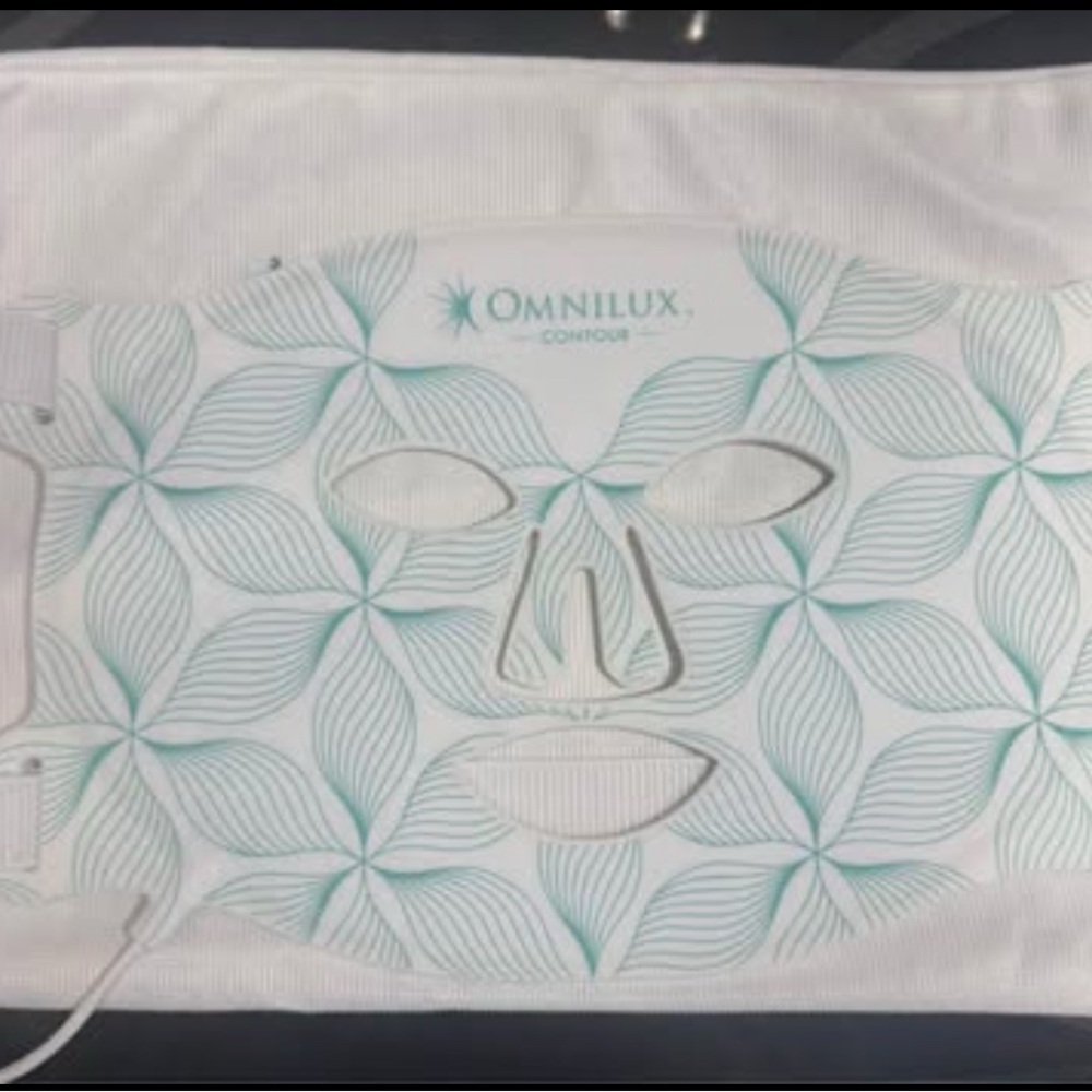 Omnilux Contour LED Face Mask - White and Green